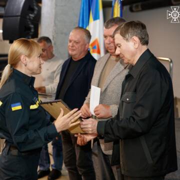 До Дня рятівника у Вінниці відзначили кращих працівників ДСНС