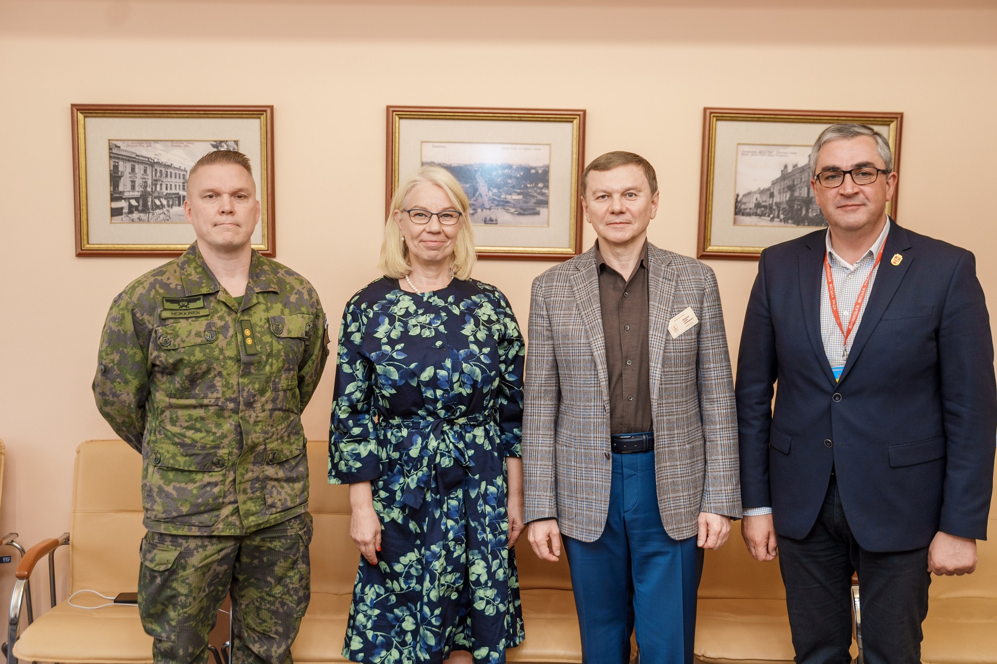 Військовий аташе Фігляндії, пана посол Фінляндії та міський голова Сергій Моргунов