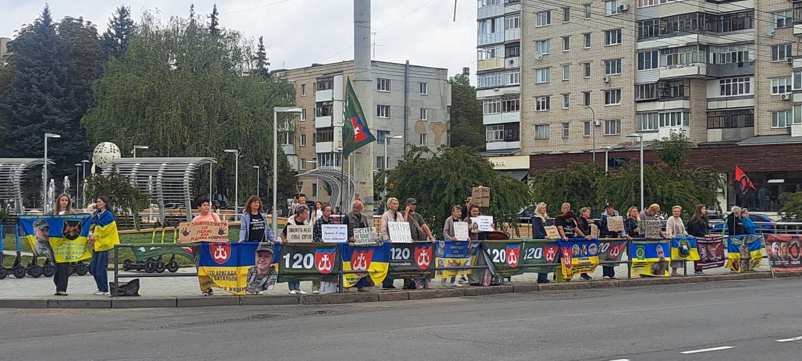 У Вінниці відбулася акція-нагадування про військовополонених і зниклих безвісти