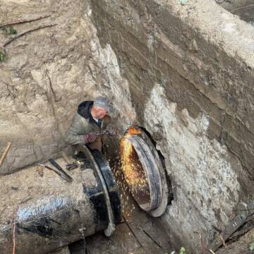 У Вінниці понад 16 годин триває ремонт на магістральному водогоні