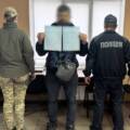 Чоловік із фальшивими свідоцтвами разом із прикордонниками