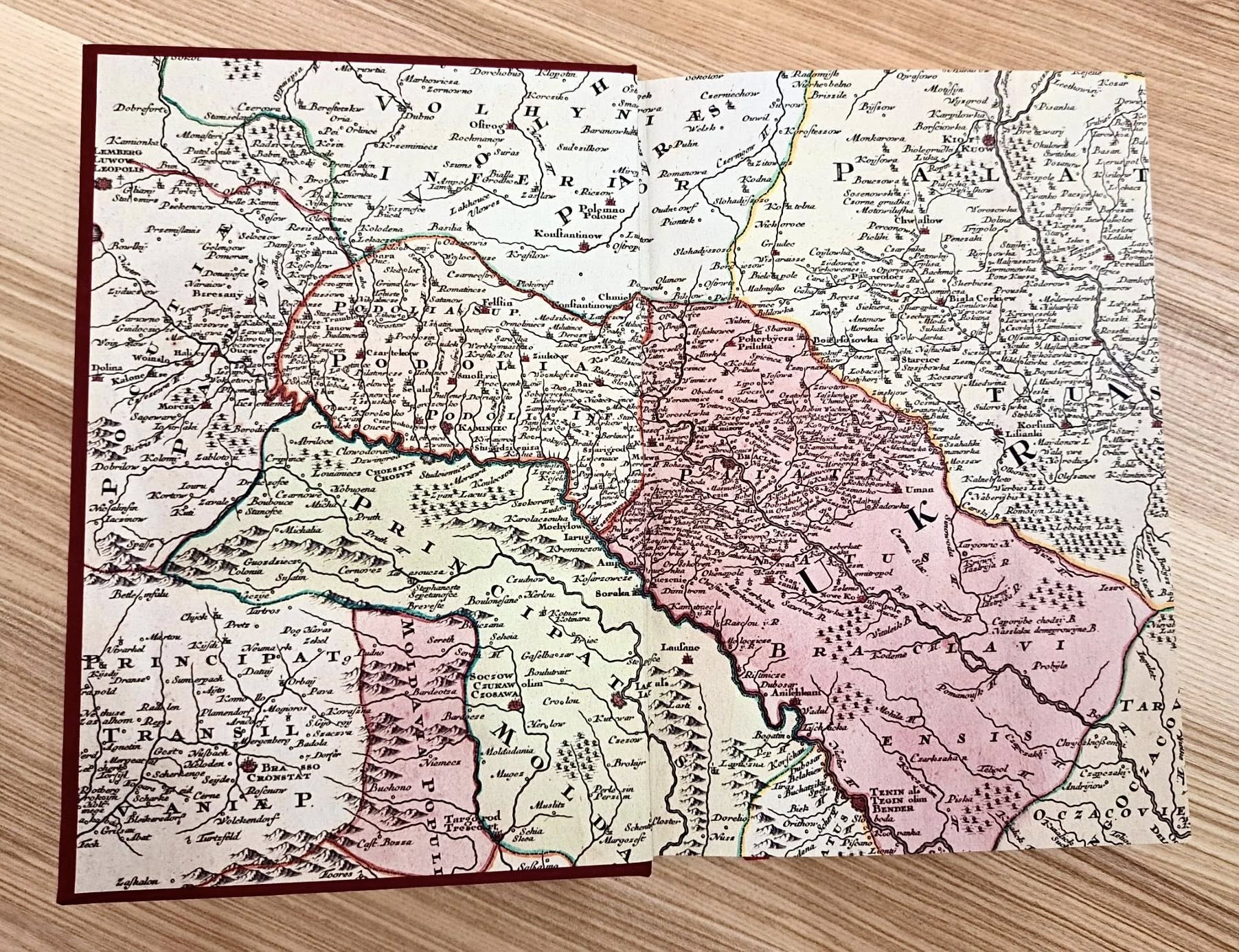 Музей Вінниці презентує книжкову сенсацію: у світ вийшов втрачений рукопис