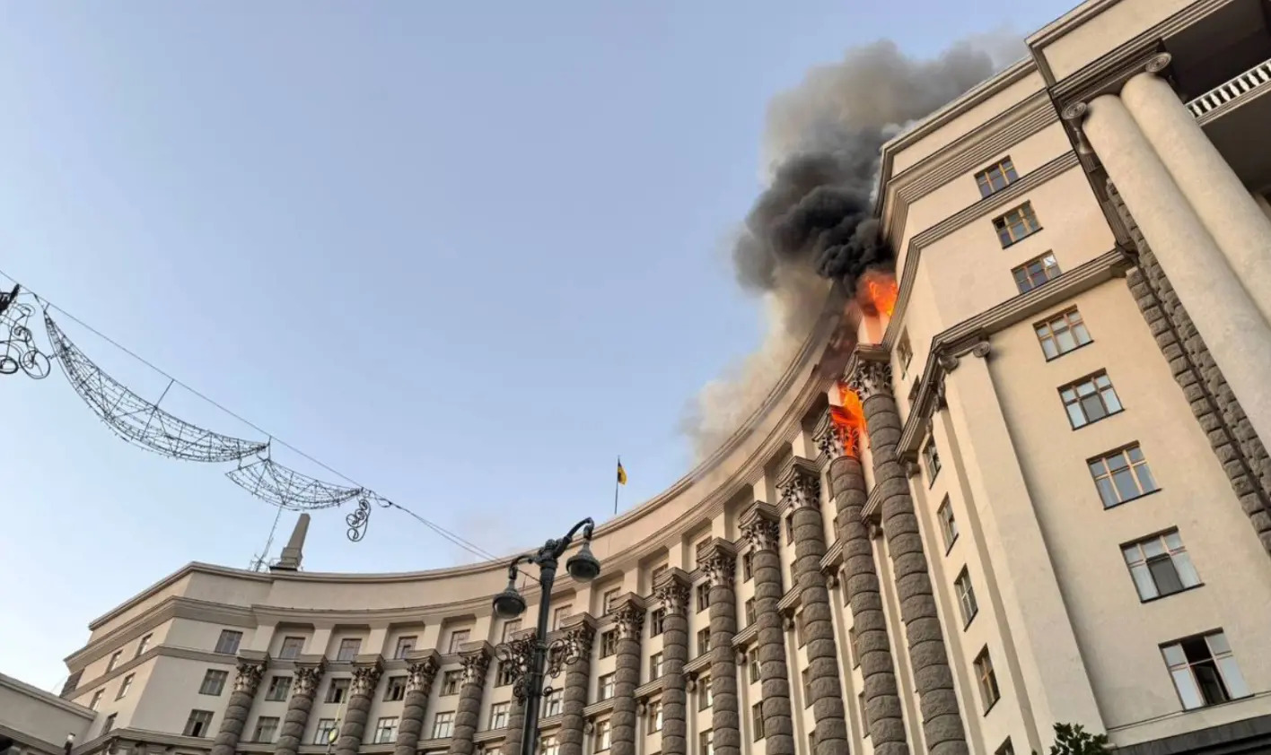 Масована атака на Київ: вперше постраждала будівля Кабміну