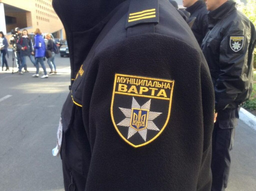 Муніципальна варта посилила безпеку в ліцеях громади з початком навчального року