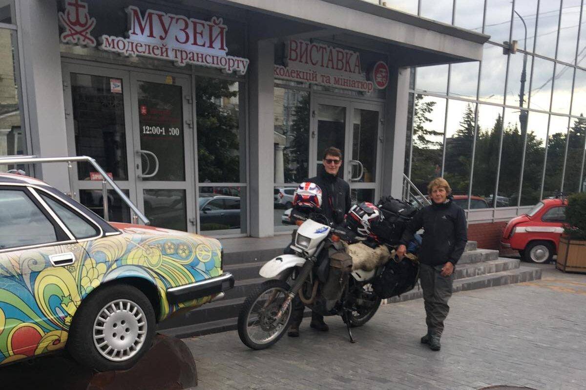 До музею транспорту у Вінниці завітали мотомандрівники з Нової Зеландії