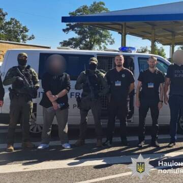 До України екстрадували організатора схеми з підробки документів