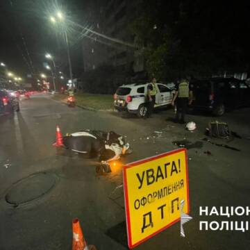 В ДТП у Вінниці зіткнулися скутер та легковик