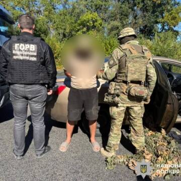 На Вінниччині затримали чоловіка, який намагався вивезти призовника за кордон