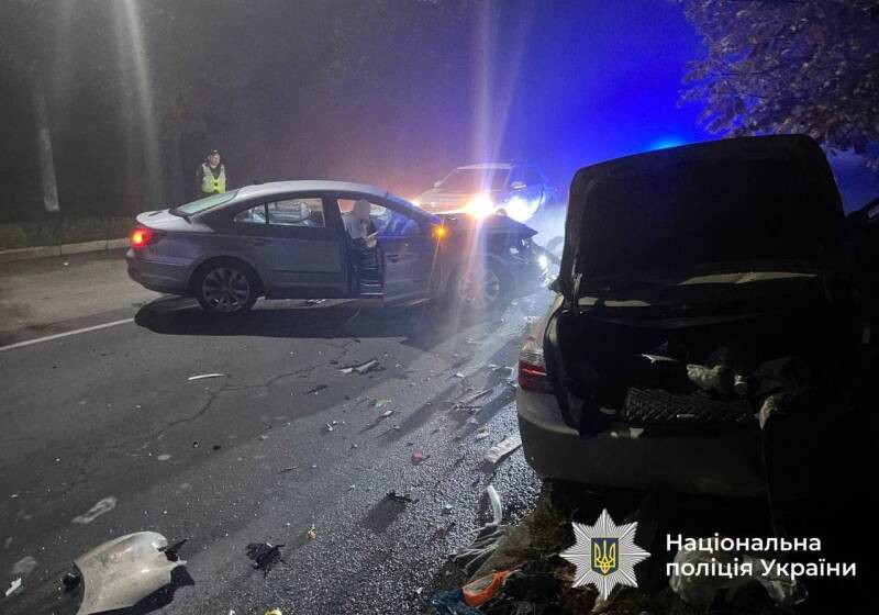 Фольксваген врізався в припаркований автомобіль Вінниці