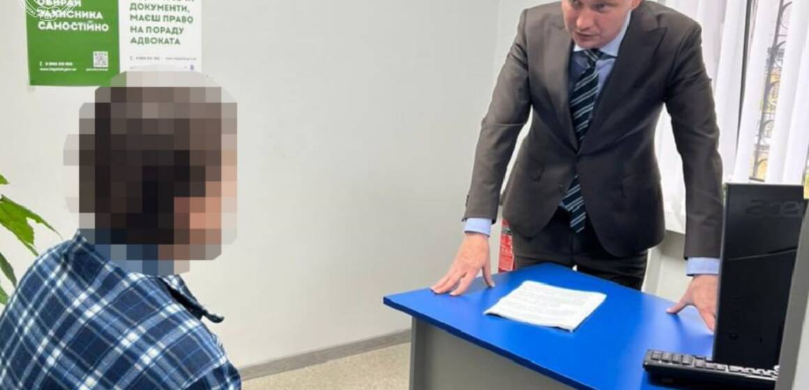 Прокурор говорить з підозрюваним