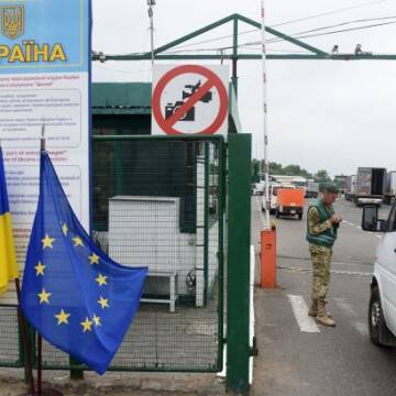 З 12 жовтня для українців змінюються правила перетину кордонів ЄС