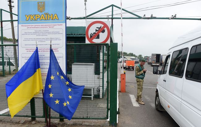 З 12 жовтня для українців змінюються правила перетину кордонів ЄС