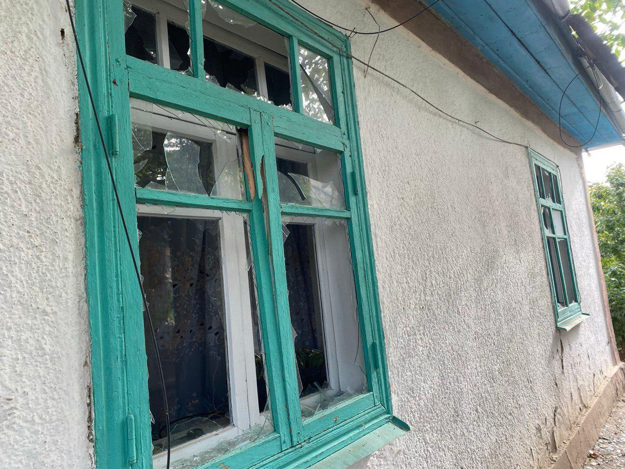 Через удар ворожого дрона у Бершадській громаді зруйновані вікна та дахи у 4 будинках