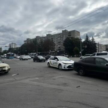На перехресті Келецької та Юності сталася ДТП: відео моменту аварії