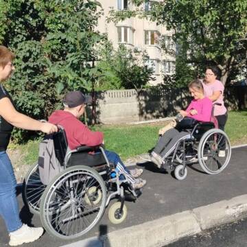 У Вінниці на Тяжилові облаштували нову пішохідну доріжку у дворі