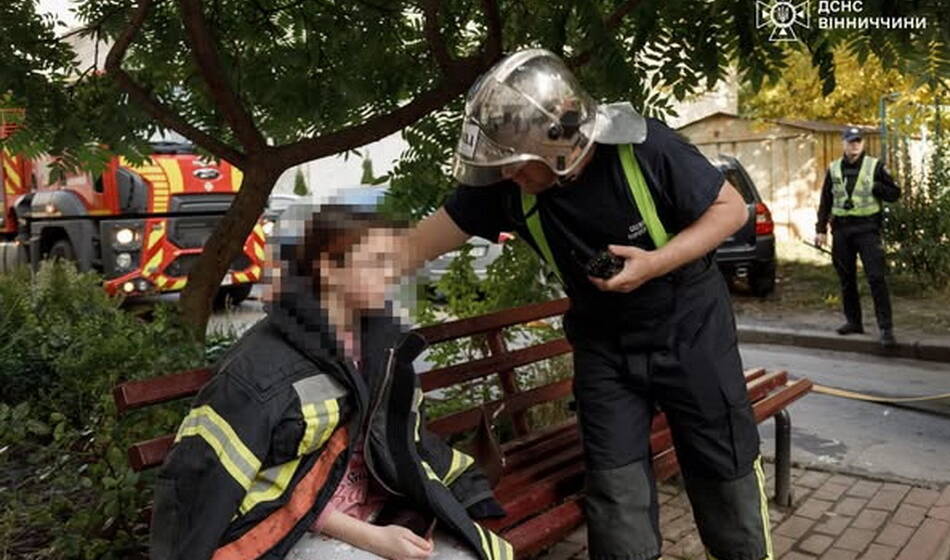 У Вінниці з палаючої квартири пожежники врятували 11-річну дівчинку