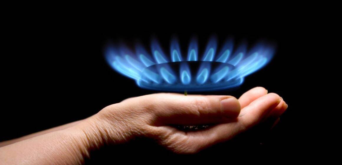 Окрім світла, українців закликають економити газ