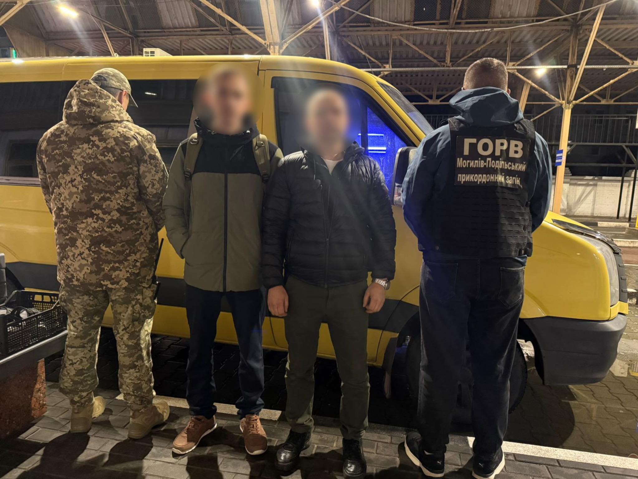 На кордоні з Молдовою затримали вінничанина, який сховався в авто під речами