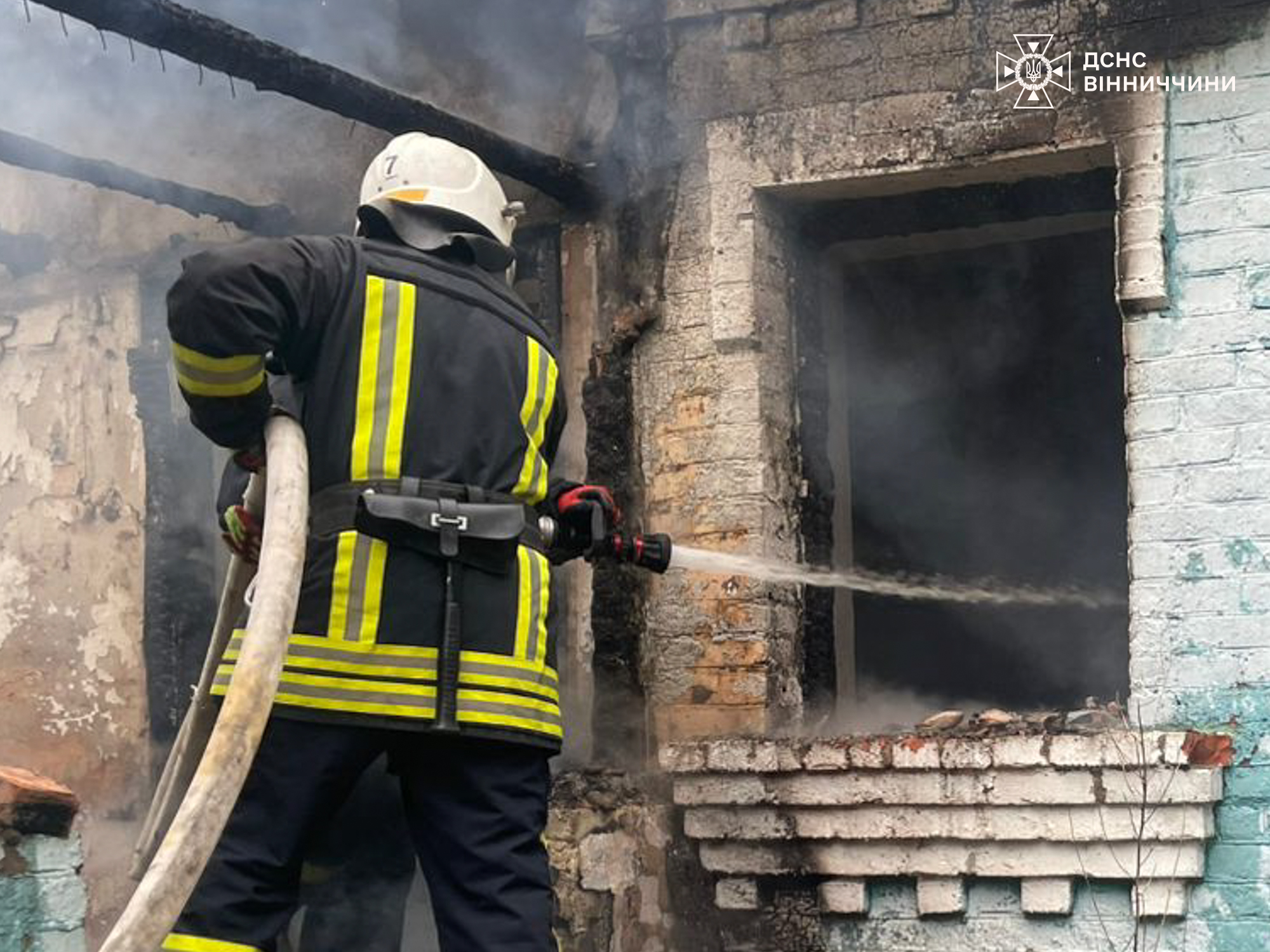 П’ять пожеж за добу на Вінниччині: двоє людей травмовані, згорів будинок і гараж