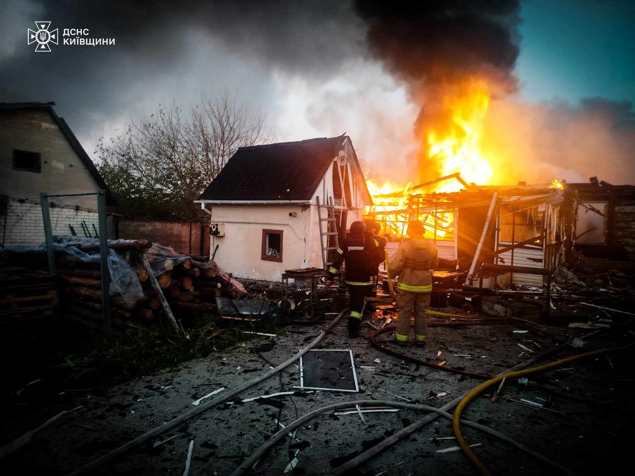 Внаслідок нічної атаки постраждало щонайменше 17 осіб, 6 загинуло