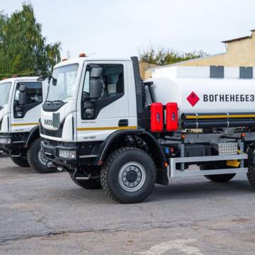 Міжрегіональний координаційний гуманітарний штаб передав три нових паливозаправники 120-ій бригаді ТрО