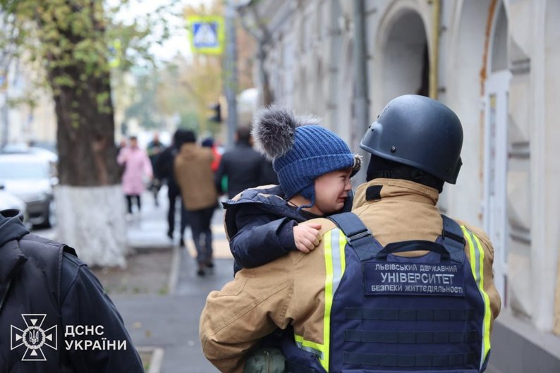 У Харкові влучання в приватний дитячий садочок: є поранені та загиблий