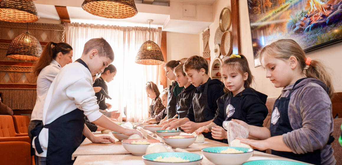 SER02725 У Вінниці влаштували кулінарний майстер-клас для дітей-сиріт