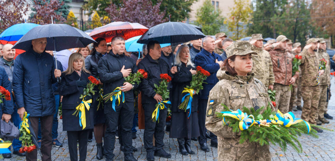 У День захисників і захисниць у Вінниці вшанували полеглих героїв