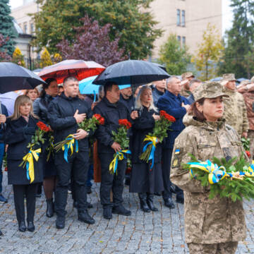 У День захисників і захисниць у Вінниці вшанували полеглих героїв