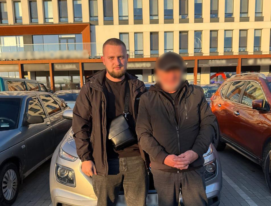 Віджимав пластикові вікна та грабував оселі: поліція затримала у Вінниці серійного злодія