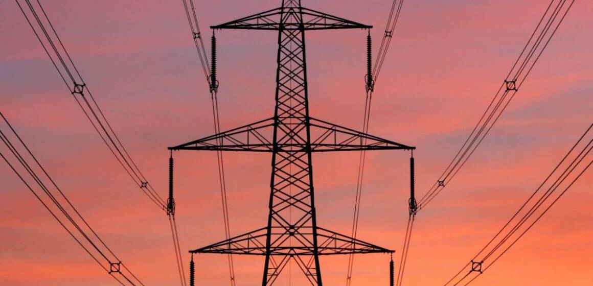 Після нічного обстрілу РФ в Україні діють графіки відключень електроенергії