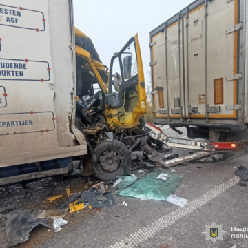 На Вінниччині пасажир вантажівки отримав травми внаслідок ДТП