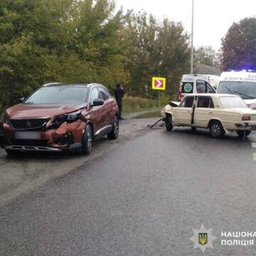 На Вінниччині в ДТП постраждали водій та неповнолітній пасажир