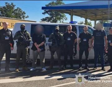 За підробку документів чоловіку загрожує до 12 років тюрми