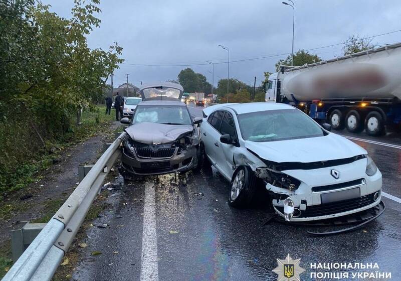 Поліція Вінниччини з’ясовує обставини аварії, в якій постраждав водій