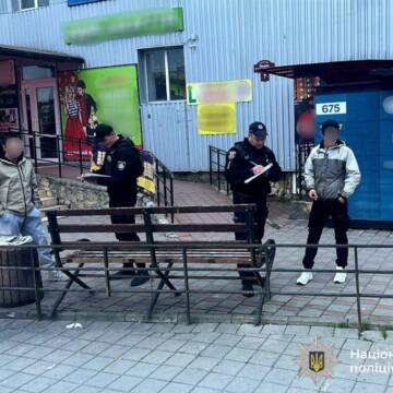 Поліція затримала чоловіка, який стріляв у перехожого біля ТЦ у Вінниці