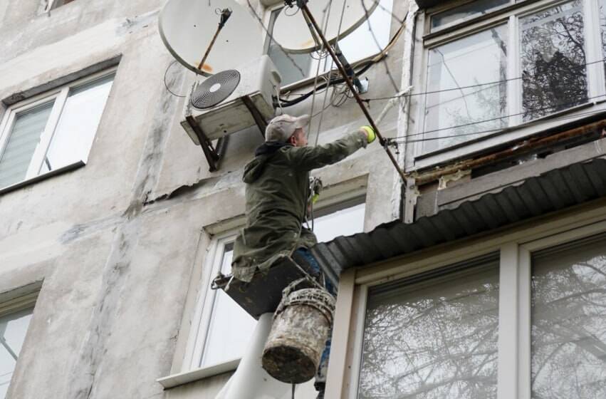 У Вінниці ремонтують міжпанельні шви багатоповерхівки на вулиці 600-річчя