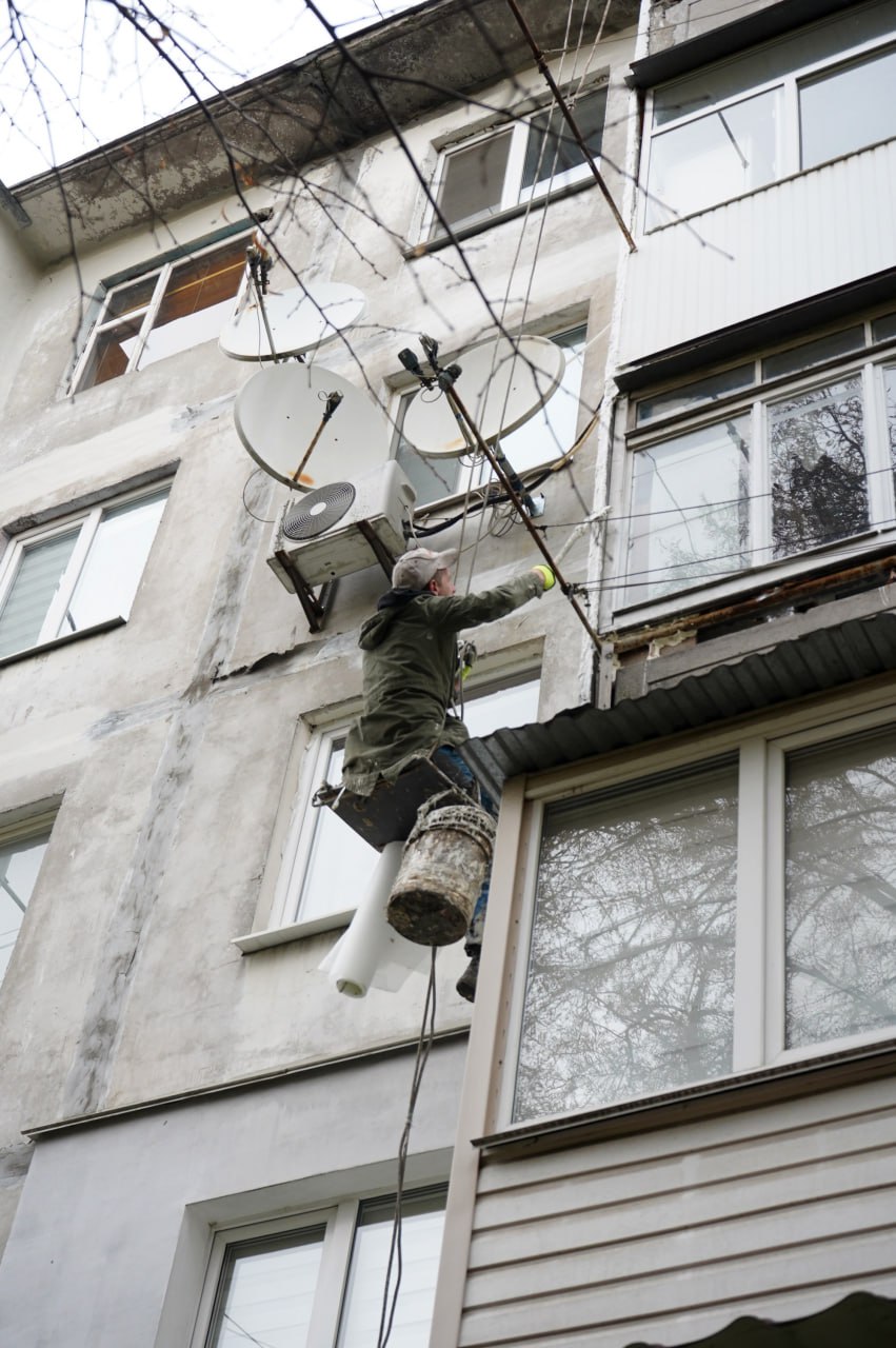 У Вінниці ремонтують міжпанельні шви багатоповерхівки на вулиці 600-річчя