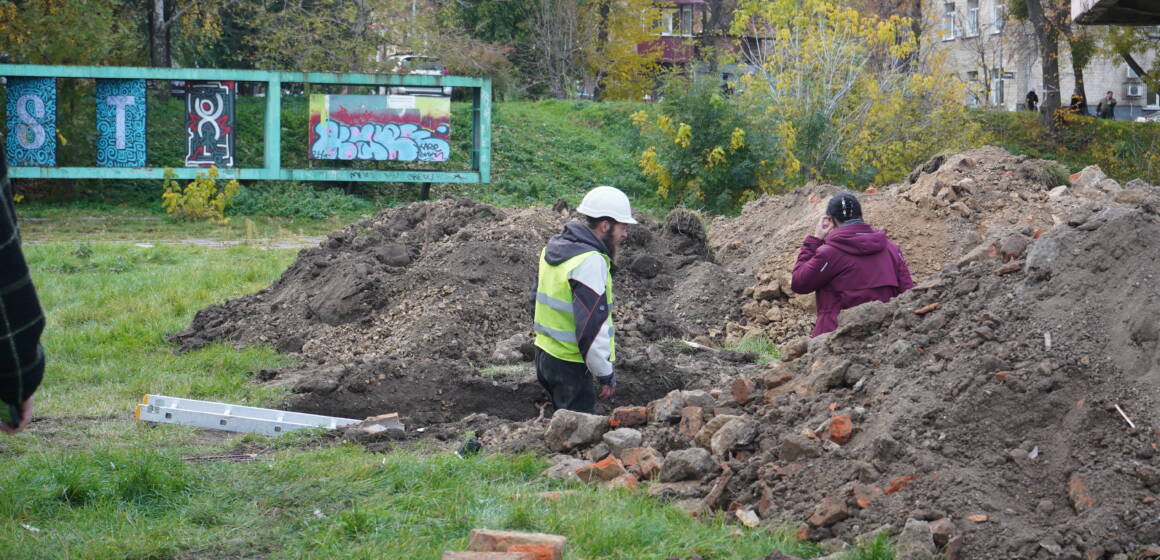 010_VIN00079 У центрі Вінниці археологи провели розвідку біля колишнього кінотеатру