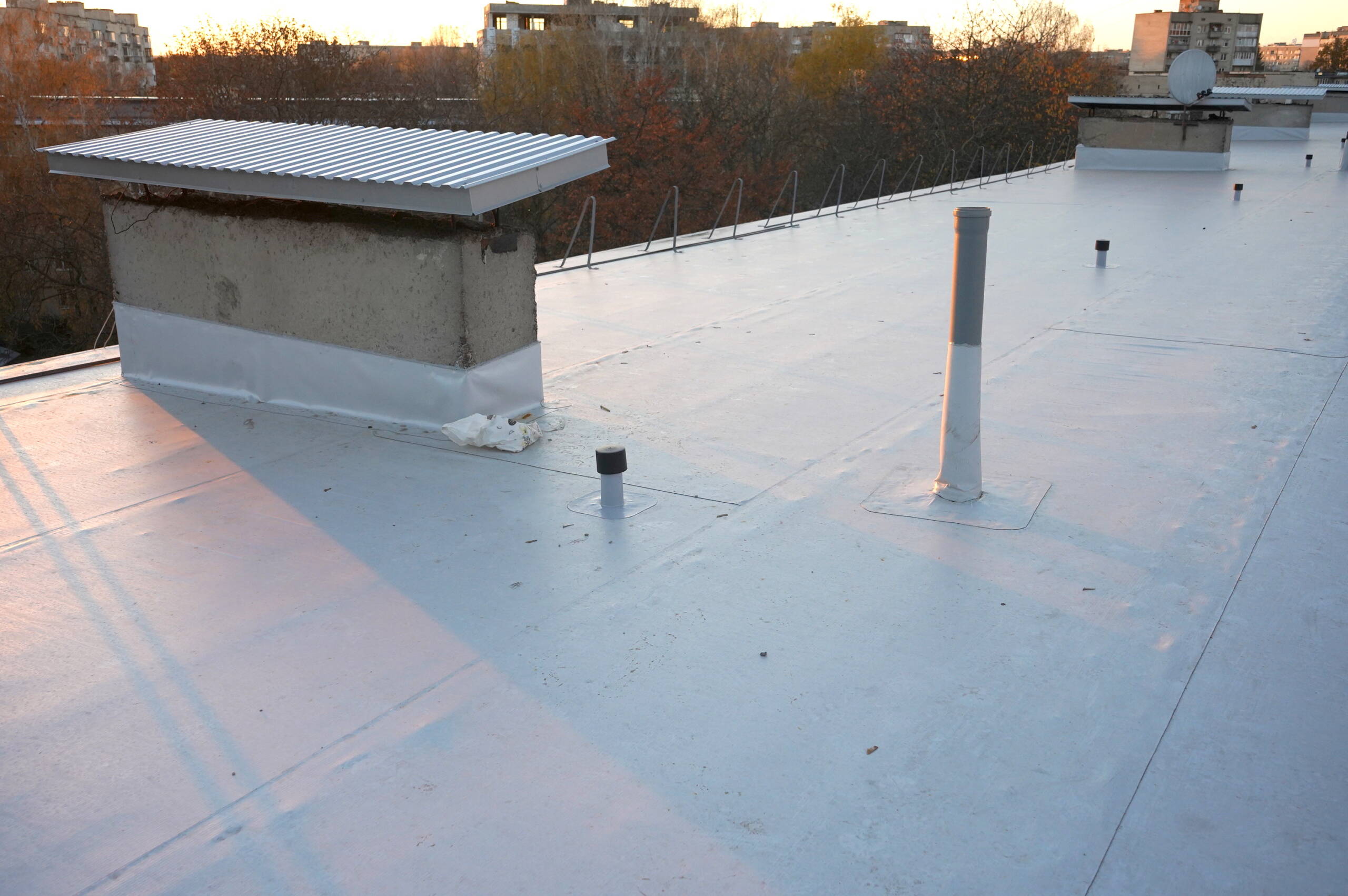 У Вінниці цьогоріч за кошти громади відремонтували 18 дахів будинків з ОСББ