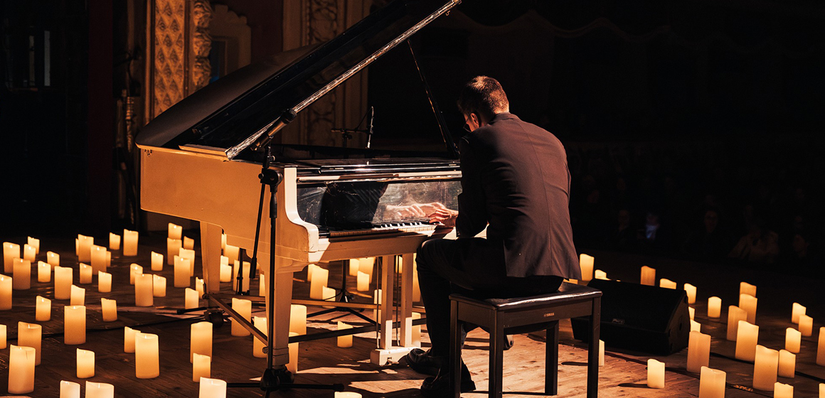 Концерт «Музика при свічках: Людовіко Ейнауді та Ян Тірсен» 1 грудня вразить вінничан неповторною атмосферою