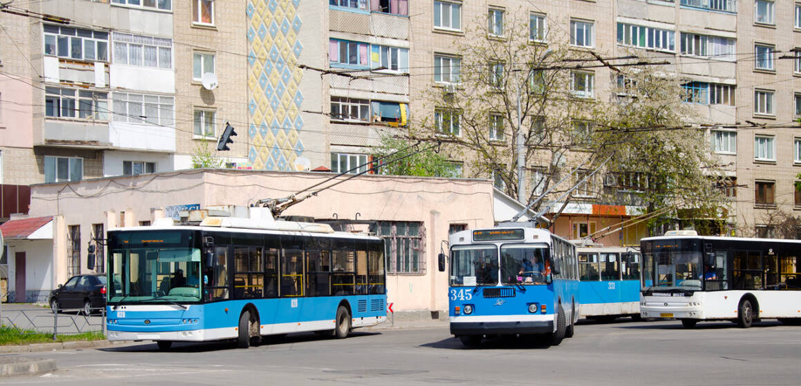 Тролейбус №4 і автобус №19 у Вінниці курсуватимуть за оновленим графіком