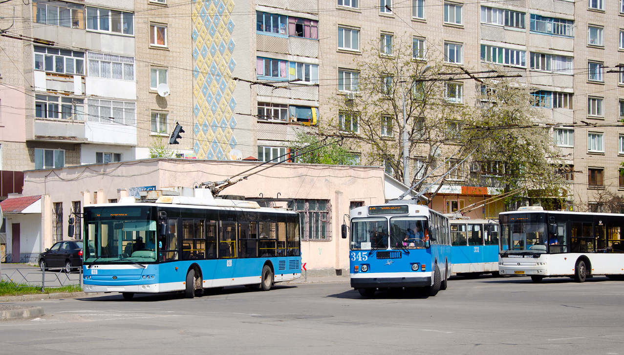 Тролейбус №4 і автобус №19 у Вінниці курсуватимуть за оновленим графіком