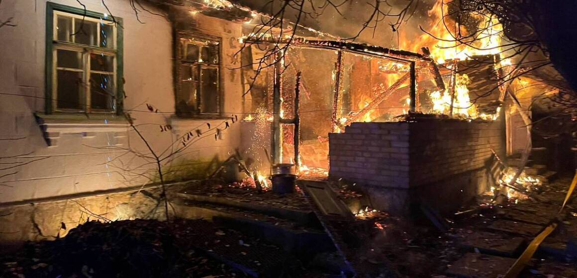 Через запалену свічку в Калинівці ледь не згоріла жінка