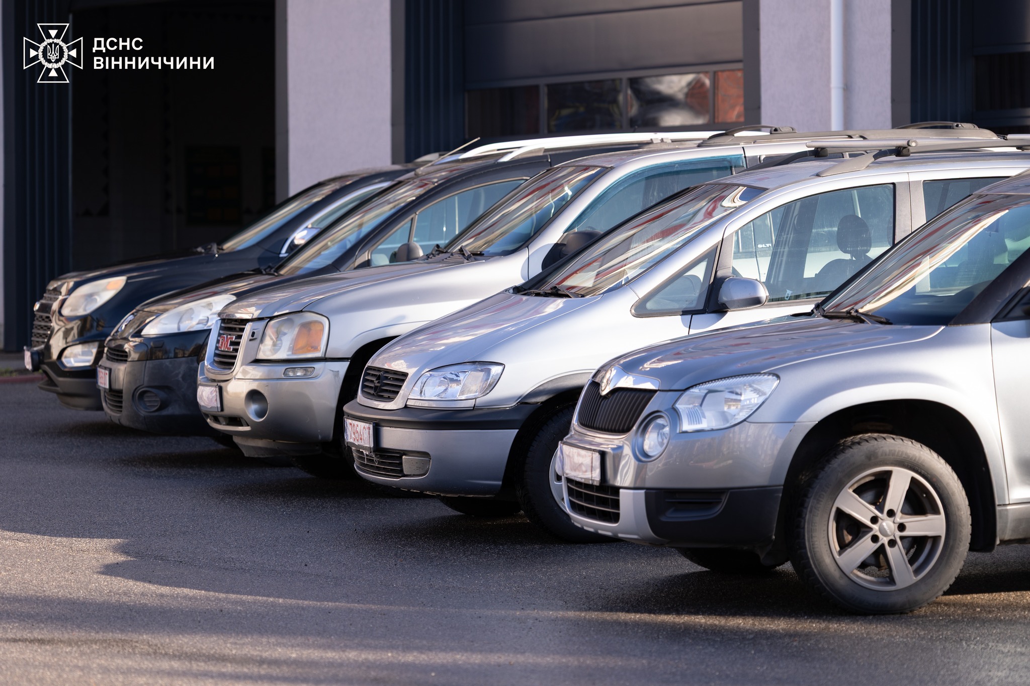 Вінницькі рятувальники отримали п’ять нових службових авто