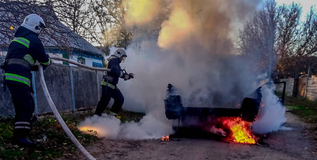 На Вінниччині минулої доби сталося шість пожеж: горіли житлові будинки та авто