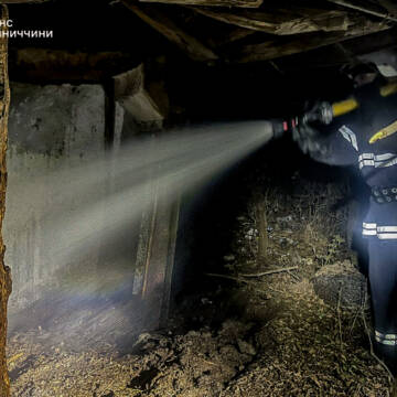 579036517_1308335337972686_241347877403560940_n Рятувальники гасили пожежі у Жмеринці та Ладижині: горіли гараж і будинок