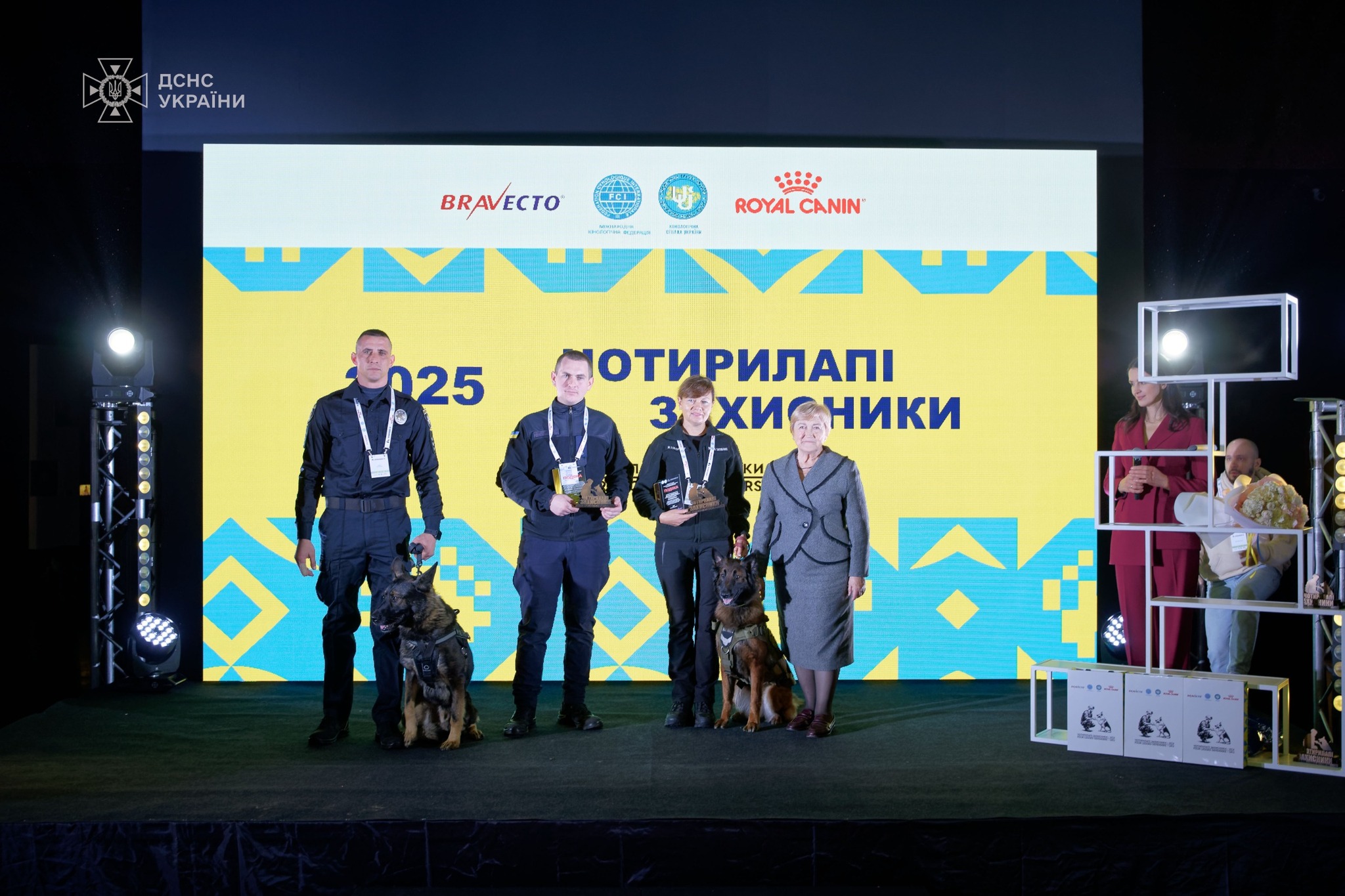 Рятувальник із Вінниці та його чотирилапий напарник отримали почесну нагороду