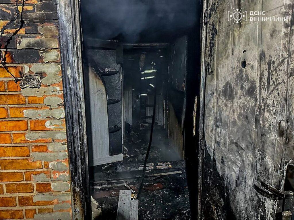 На Вінниччині через дитячі пустощі з вогнем у будинку спалахнула пожежа
