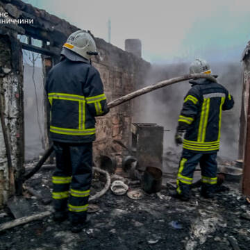 Короткі замикання та несправне опалення: рятувальники області ліквідували сім пожеж